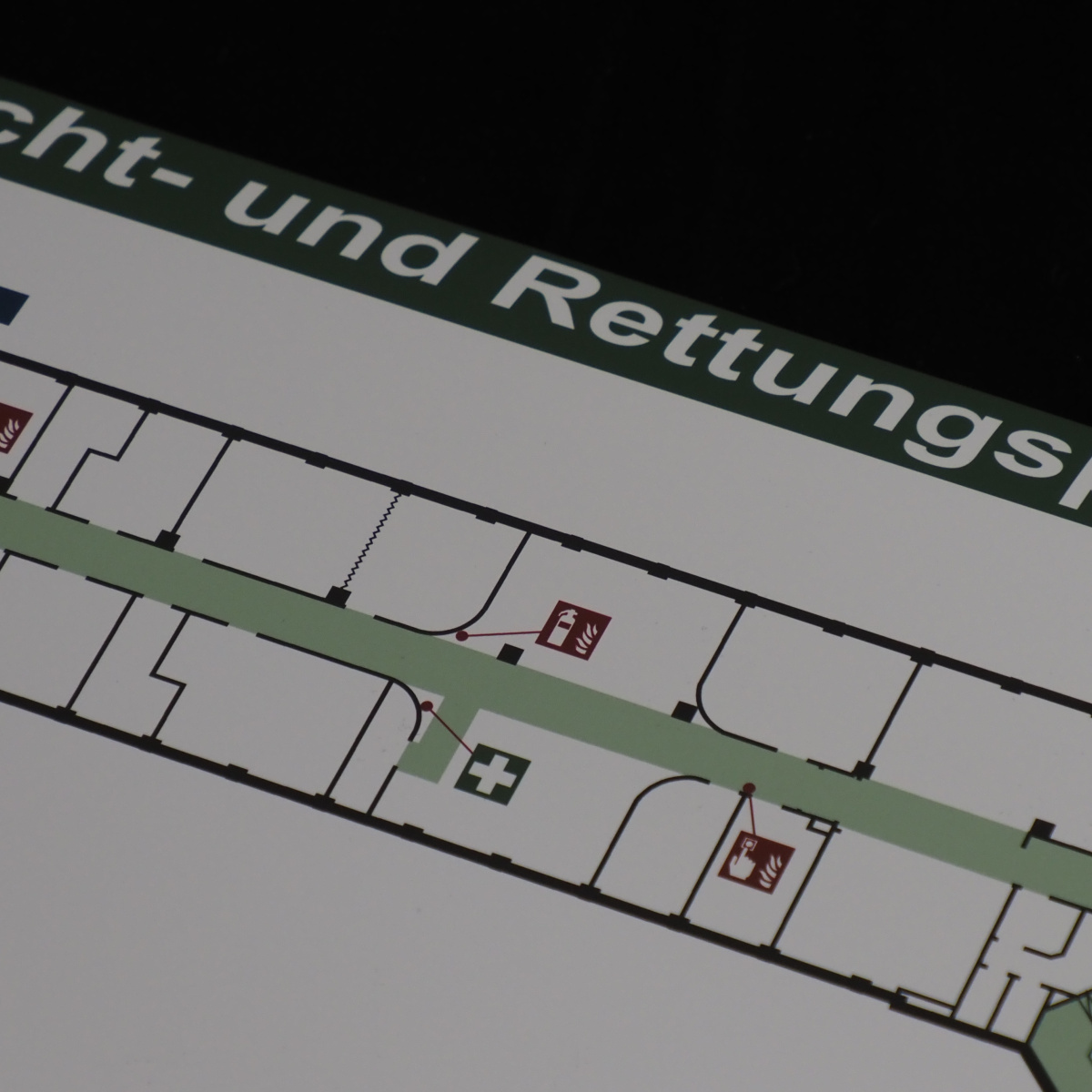 Product promises and extended service portfolio PERMALUX