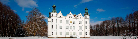 Frohe Weihnachten und ein glückliches neues Jahr wünscht Ihnen PERMALUX! PERMALUX